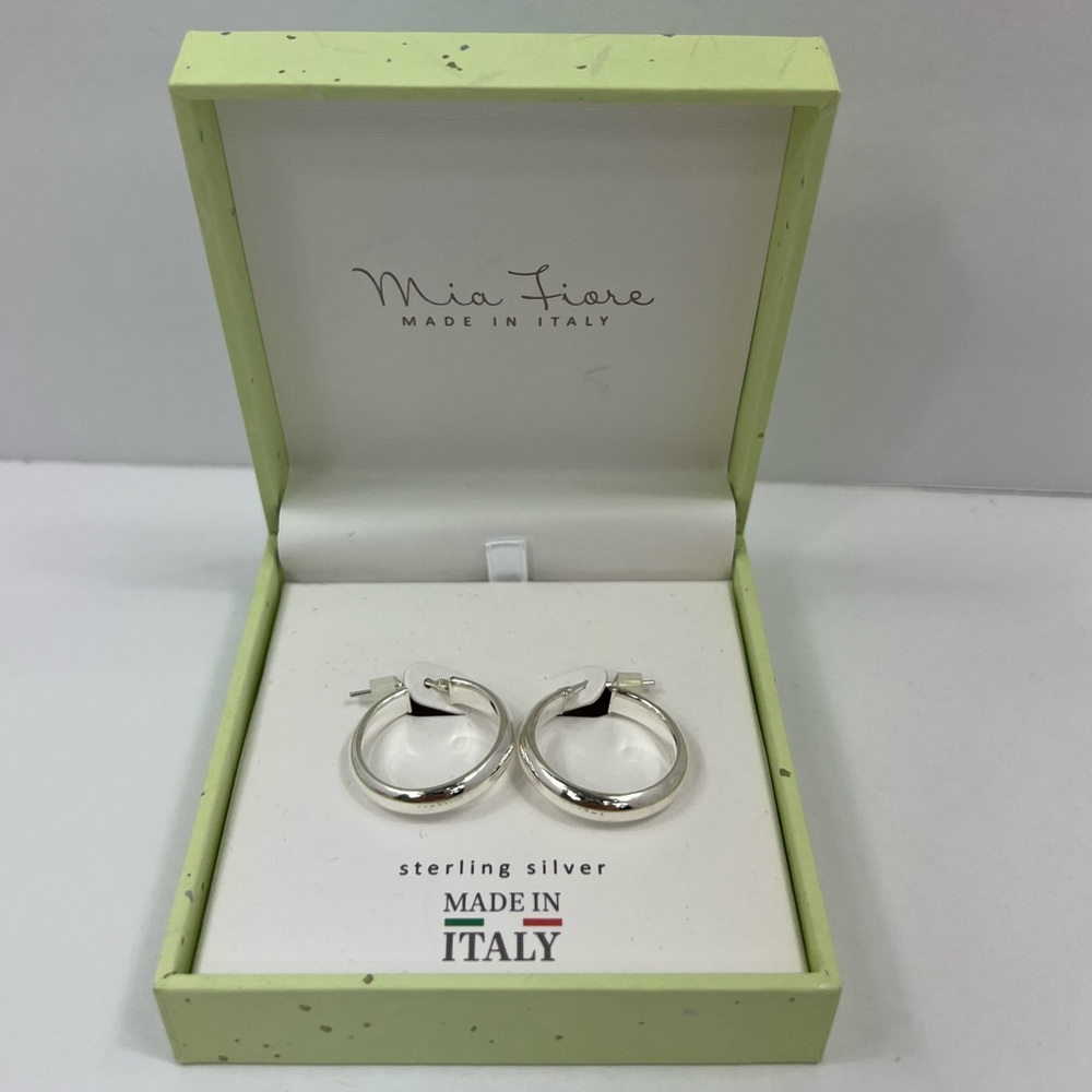 ⭐️MÍA FIORE 💯STERLING SILVER, SILVER COLOR, PAIR OF HOOP EARRINGS